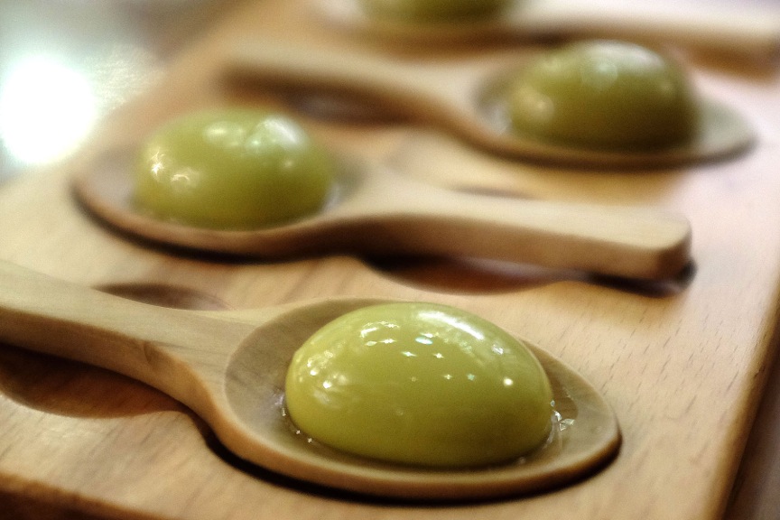 Molecular Gastronomy at Tickets Bar Barcelona: Sphereified 'Olives' 